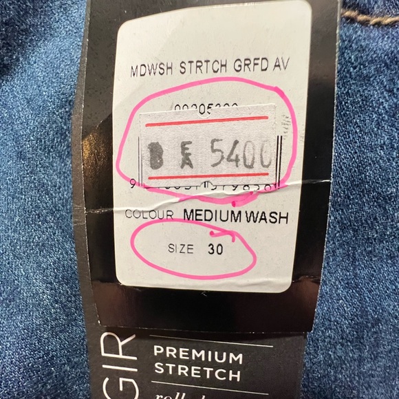 30W NWT Rolled Cuff Jeans, Girlfriend Premium Stretch - Picture 3 of 7